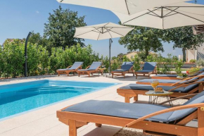 2 Apartments with Private Pool